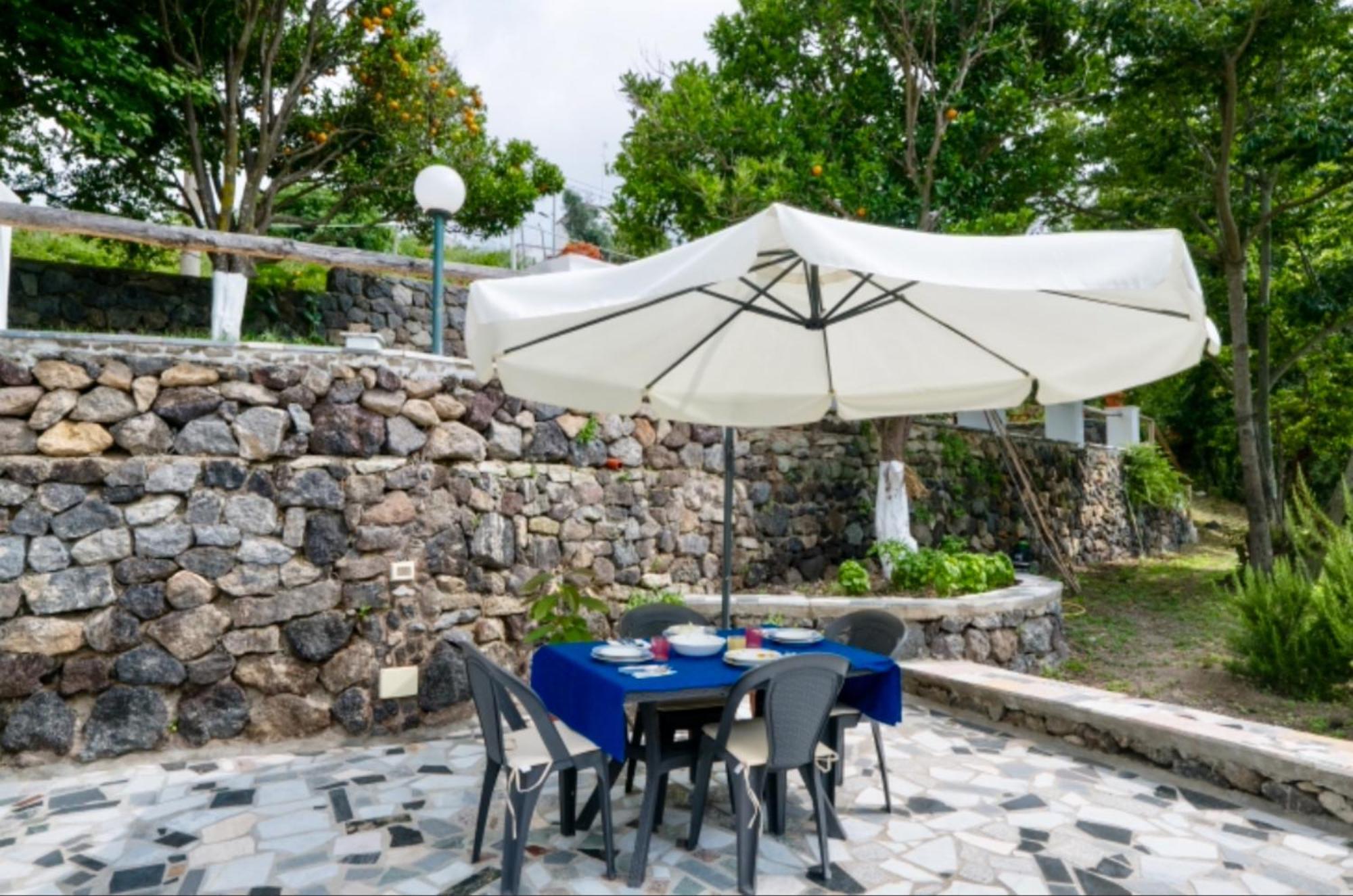 Villa Vincenzo Di Meglio Barano dʼIschia Rum bild